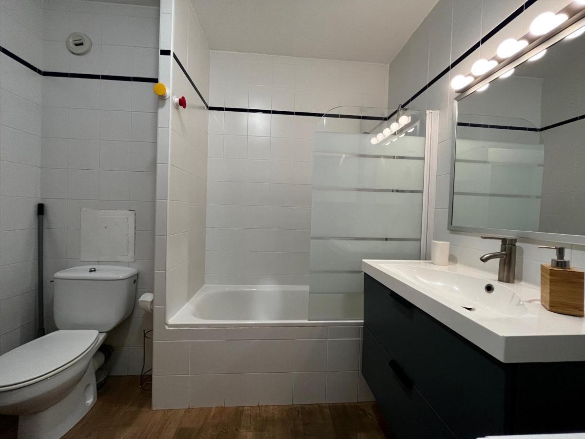 Bel Appartement T3 Avec Jardin, Piscine Et Parking, Proche Plage A Hendaye - Fr-1-239-739 Exteriör bild